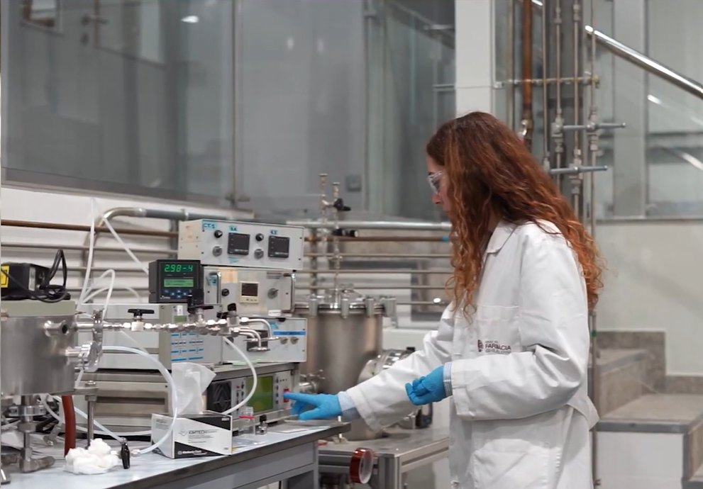 Tests in the chemical engineering laboratory