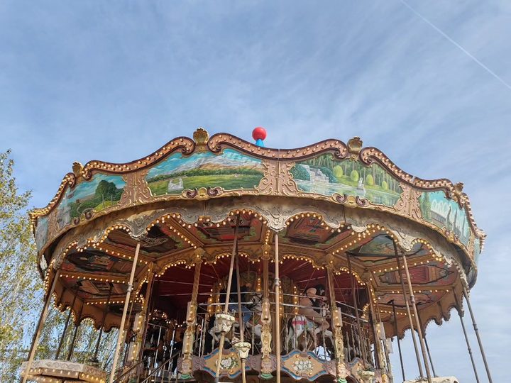 Visiting the carousel paintings