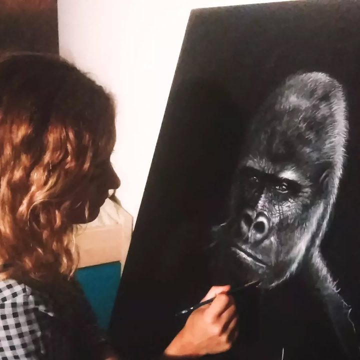 Painting a gorilla